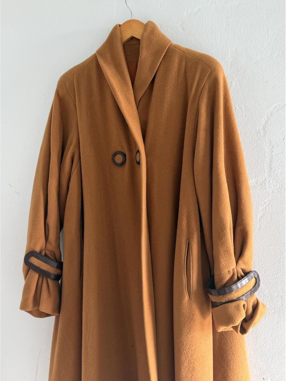 1950s Vintage Regal Caramel Double-Breasted Long Coat with Statement Cuff Detail - Picture 6 of 12